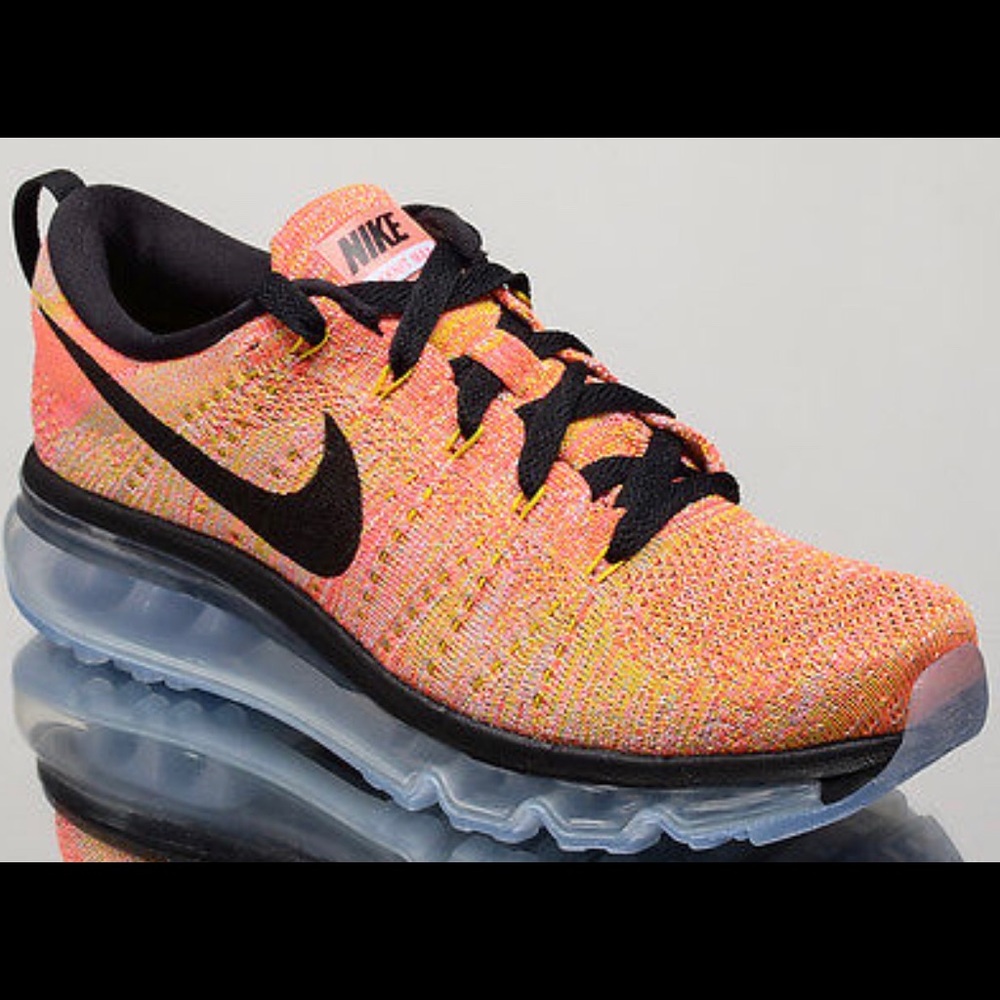 Women’s Nike flyknit Max (women’s size 7)